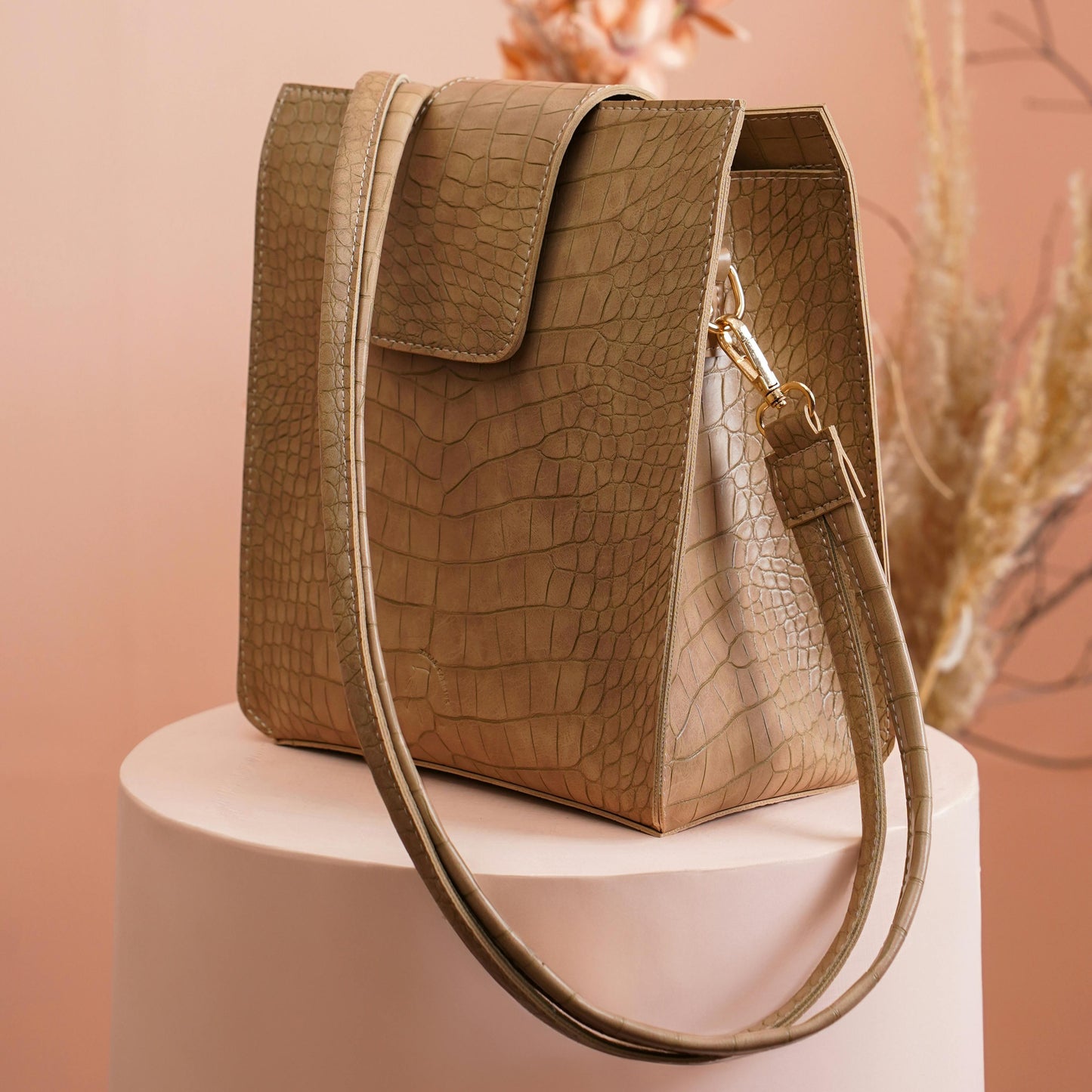 BossLady Work Tote – Premium Leatherette Office Bag for Women